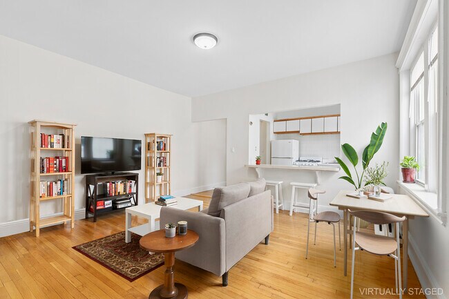 Primary Photo - 233 Kelton St