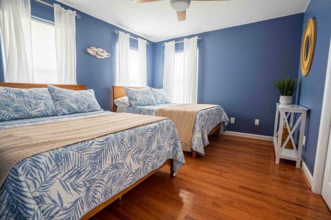 Building Photo - 407 18th St