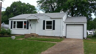Building Photo - CIMING SOON! 2 B 1b Bellefontaine House For Rent