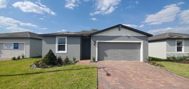 Primary Photo - LIKE NEW!! 3-Bedroom, 2-Bathroom in Winter...
