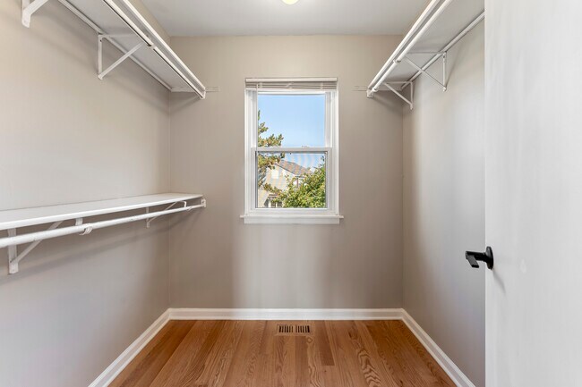 Building Photo - 503 Nebraska Cir