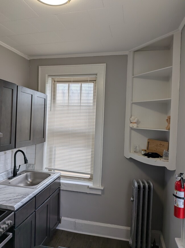 Building Photo - 382 Bloomfield Ave