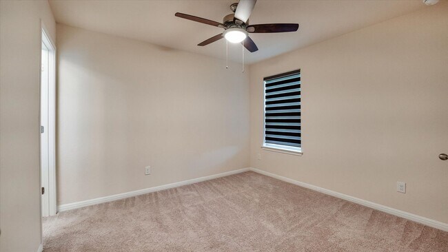 Building Photo - Redland Rd/281 Sienna Subdivision