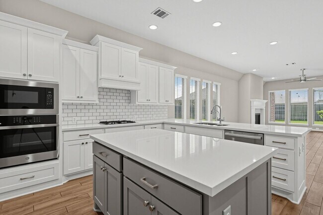Building Photo - 5123 Morrison Dr