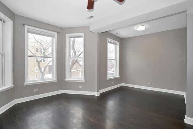 Building Photo - 2642 W Potomac Ave