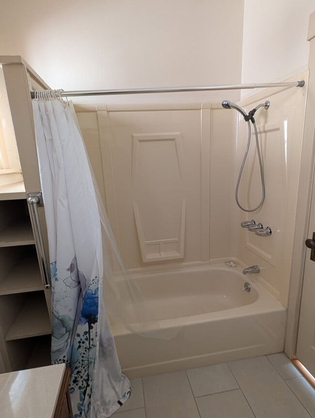 Building Photo - Adorable Jerome Home!! 2 Bedroom 1 Bath Contact Property Pros Property Management