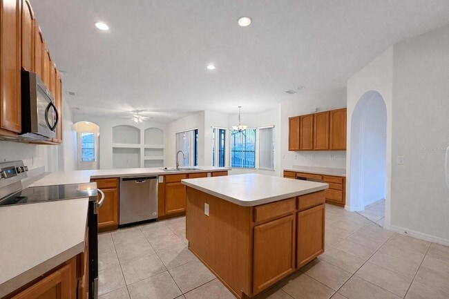 Building Photo - 540 Coventry Rd