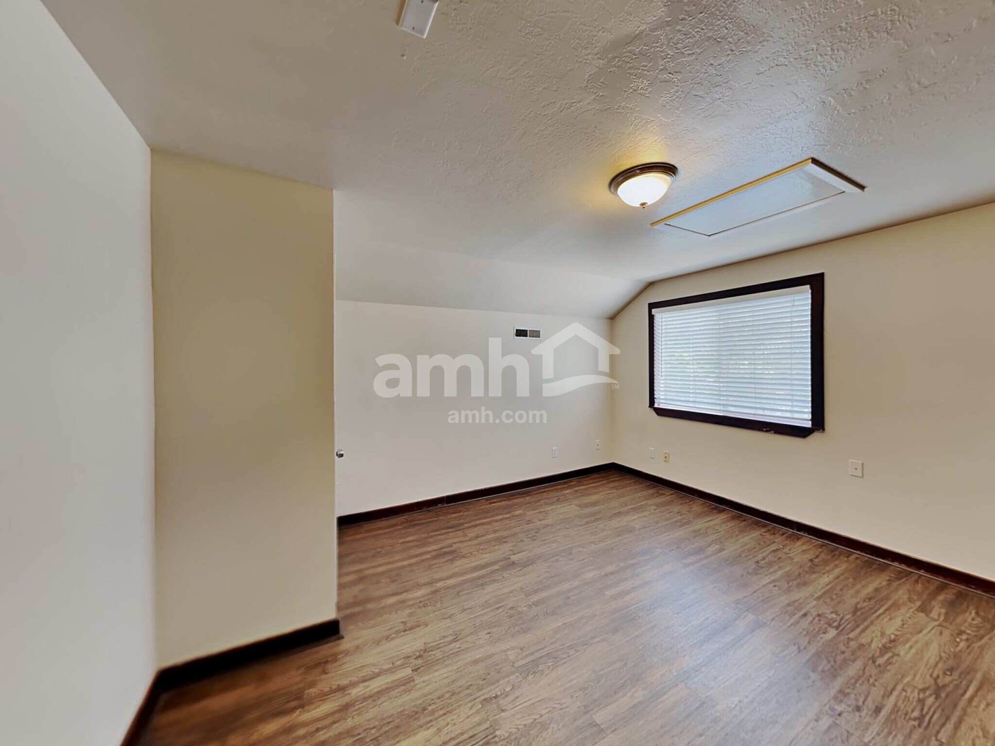 Building Photo - 7658 Snowy Owl Rd