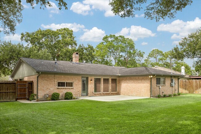 Building Photo - 12427 Brandywyne Dr
