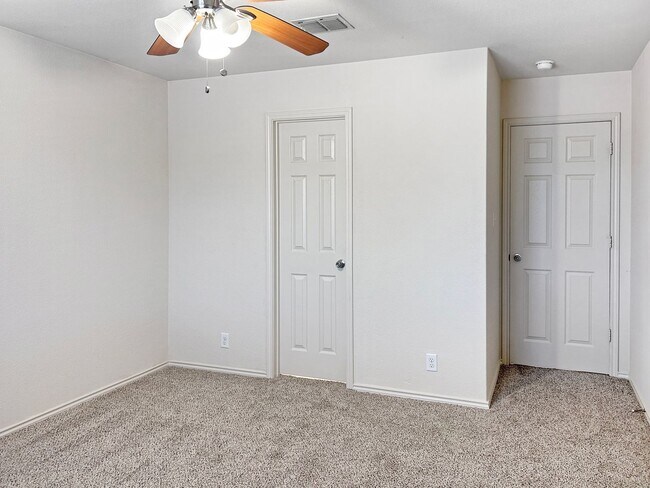 Building Photo - Charming 4-Bedroom Living in Desirable Converse Area