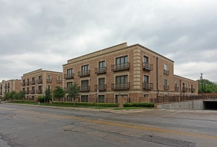 Building Photo - Park Hollow Luxury Residences