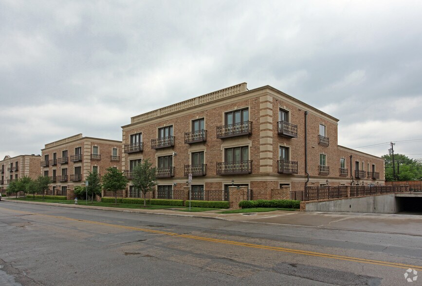 Primary Photo - Park Hollow Luxury Residences