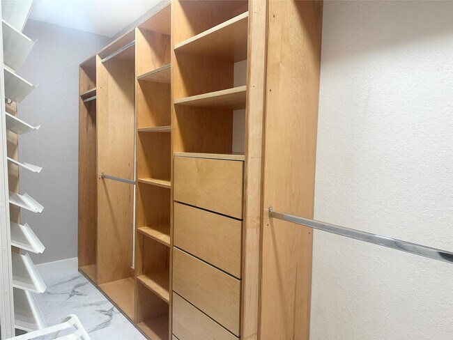 Building Photo - 1820 Bel Air Ave