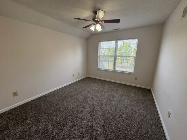 Building Photo - 9847 Cranberry Cir