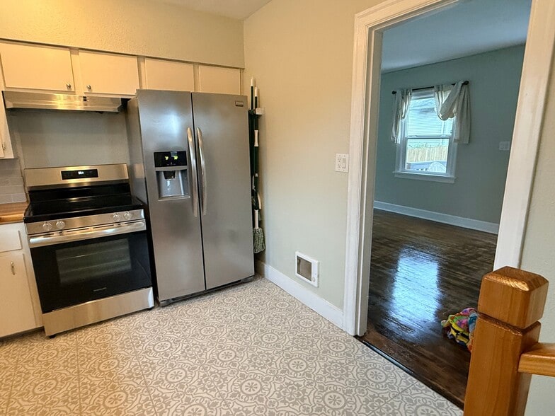 Building Photo - 2115 Wetmore Ave