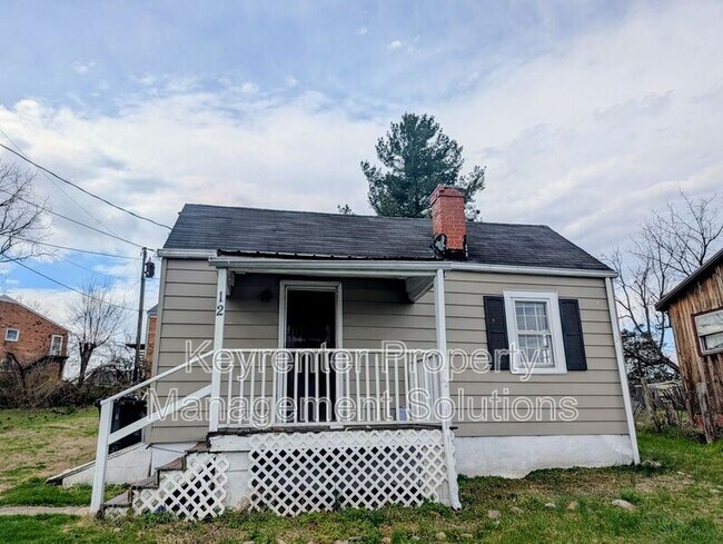 Building Photo - 12 Miller St