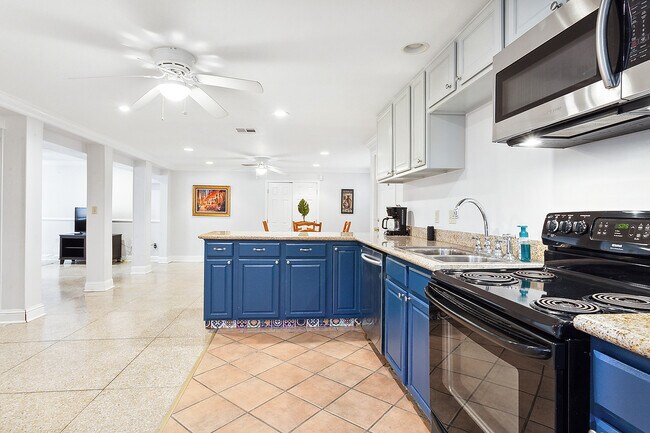fully equipped dining room - 126 Mound Ave