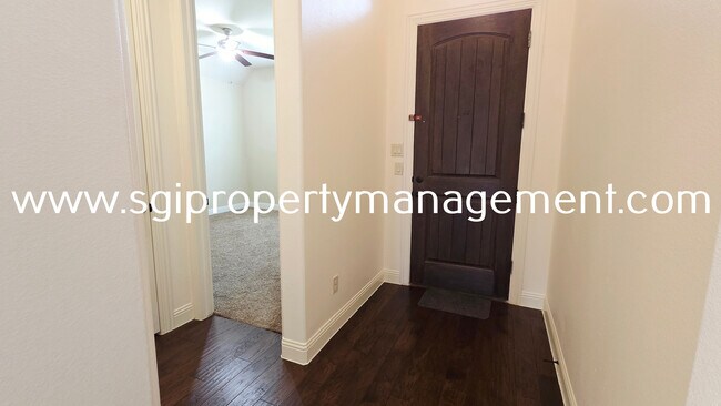 Building Photo - 201 Pasadena Trail