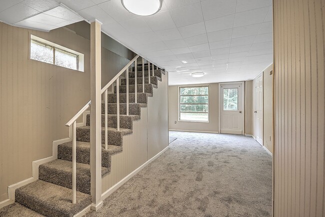Building Photo - 707 Tuggle Hill Rd