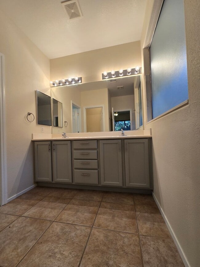 Building Photo - A Fabulous Single Story Home In Summerlin