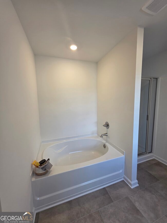 Building Photo - 23 Umber Ln