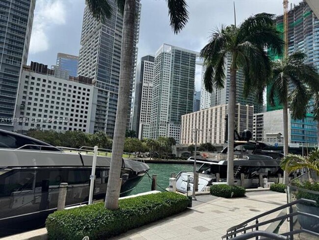 Building Photo - 200 Biscayne Blvd Way