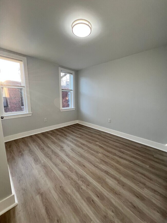 Building Photo - Renovated 3bd/1bth House with Rear yard!! SECTION 8 ONLY!!