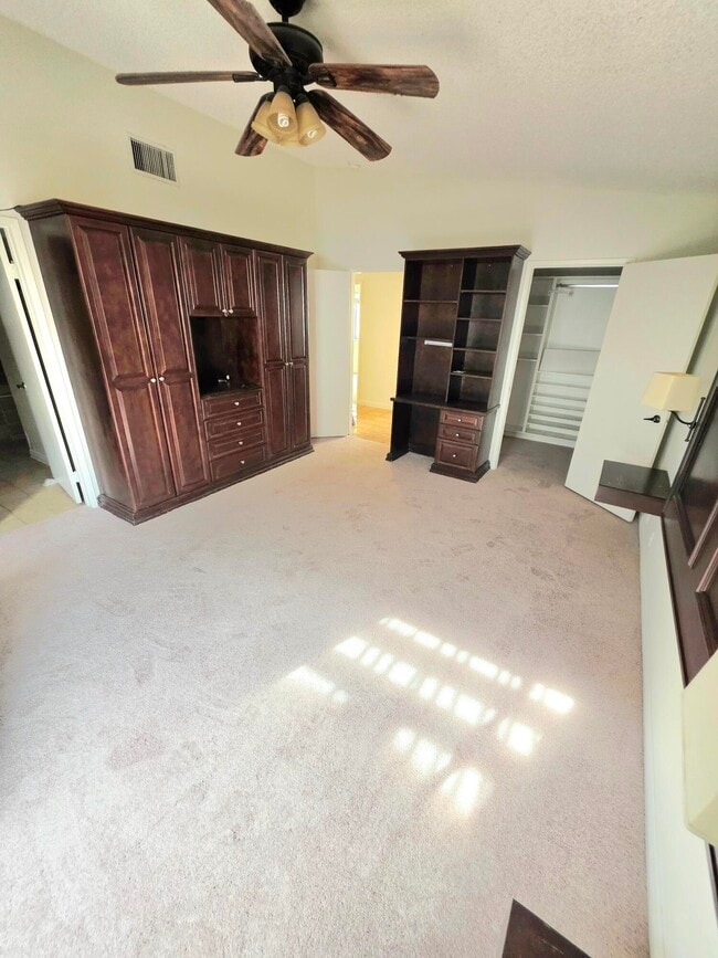 Building Photo - 40329 Sagewood Dr