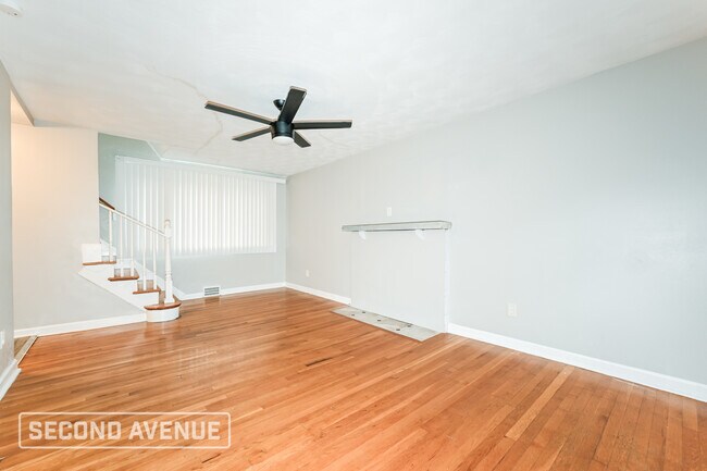 Building Photo - 3107 Elroy Ave