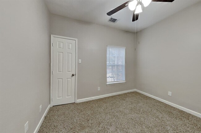 Building Photo - 7806 Autumn Hollow Ln