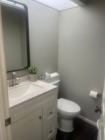 Building Photo - 5805 Friars Rd