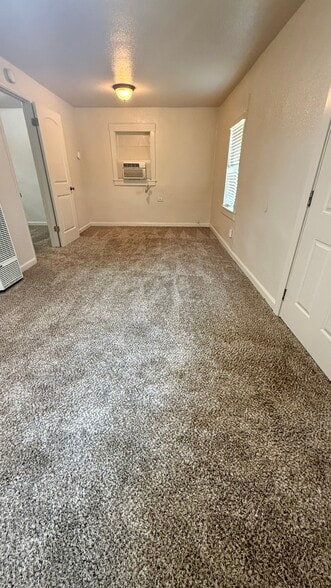 Building Photo - 539 Terminal Ave