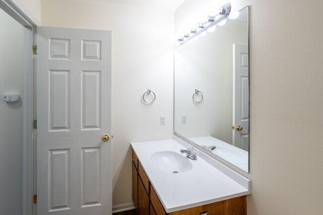 Building Photo - 2612-2614 Northampton Dr.