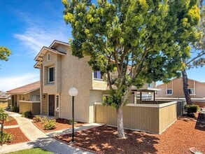 Building Photo - Spacious 3BR/2BA with Private Yard in Para...