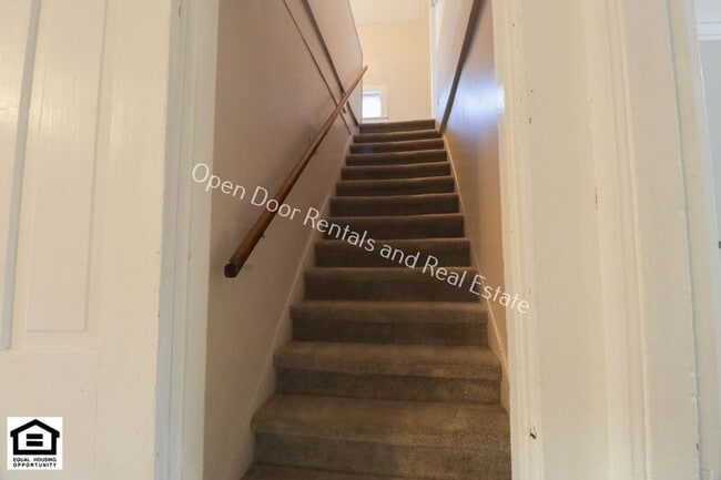 Building Photo - 121 S State St