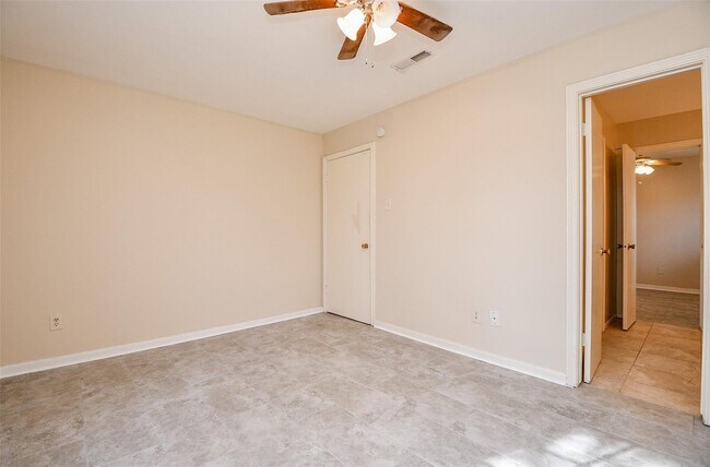 Building Photo - 5810 Fontenelle Dr