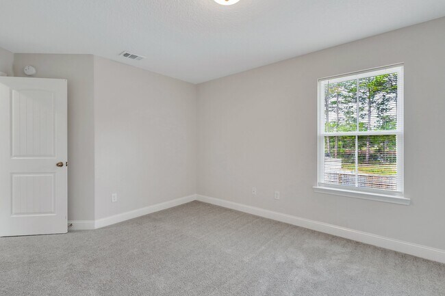 Building Photo - 120 Ironwood Dr