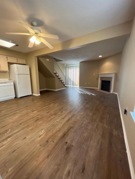 Building Photo - 1248 NW Phelps Dr