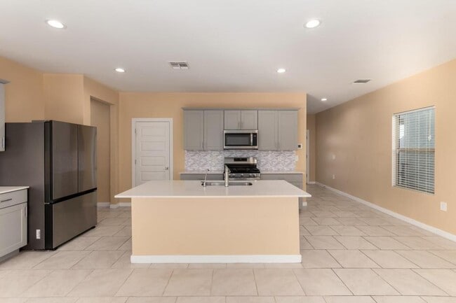 Building Photo - 12742 E Joffroy Dr