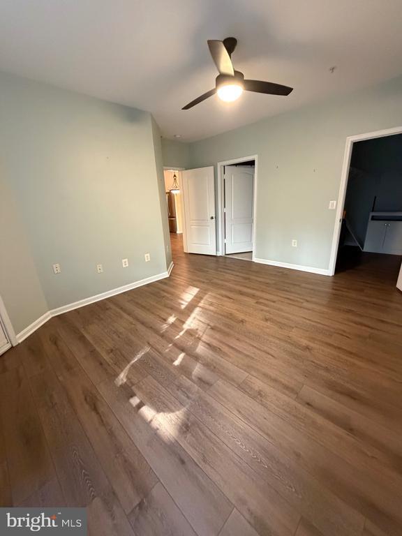 Building Photo - 400 Symphony Cir