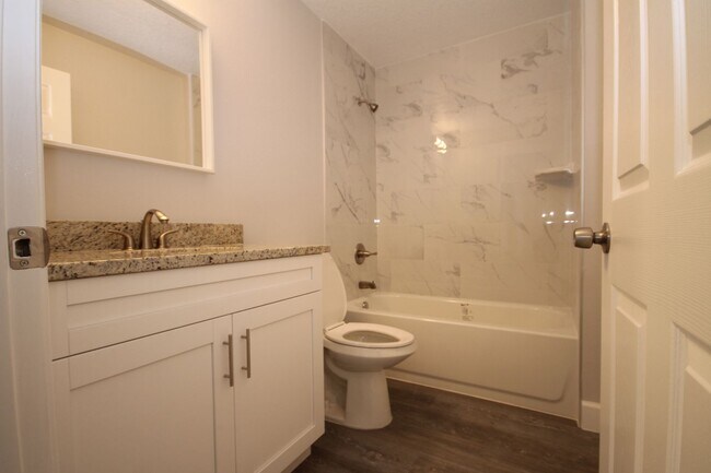 Building Photo - GORGEOUS 3 Bedroom, 2 Bathroom Home in Dun...