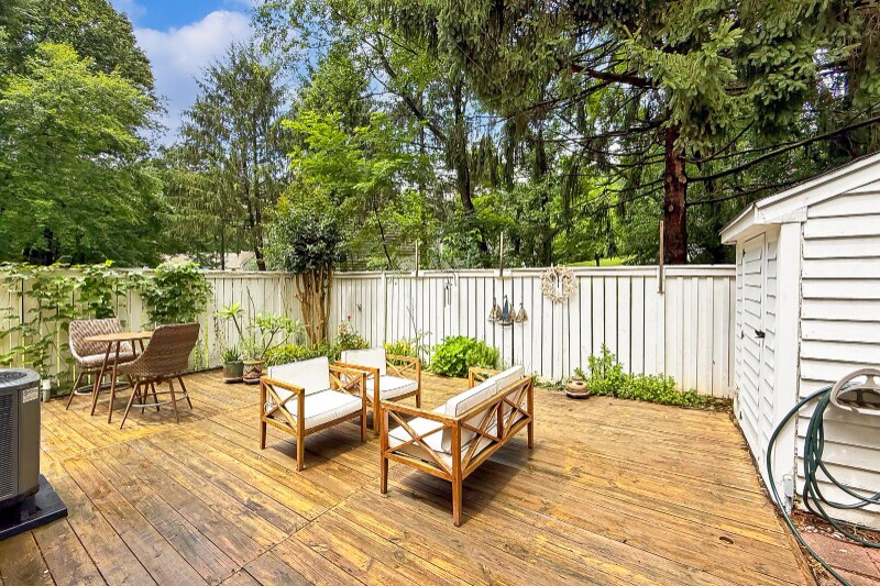 Building Photo - 1581 Poplar Grove Dr