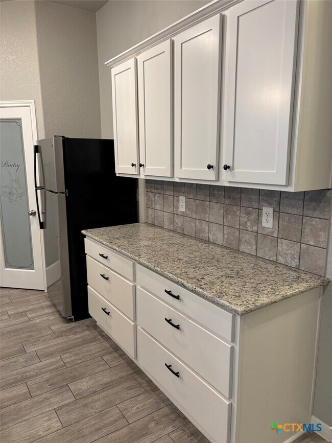 Building Photo - 811 Marlow Cove