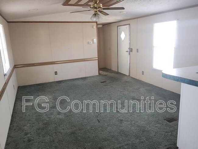 Building Photo - 2015 Keith Ln