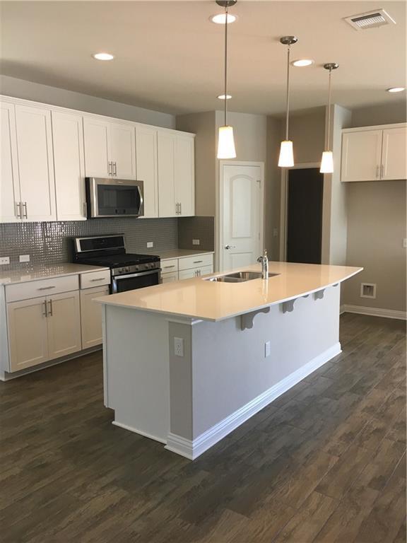 Building Photo - 9402 Privet Dr