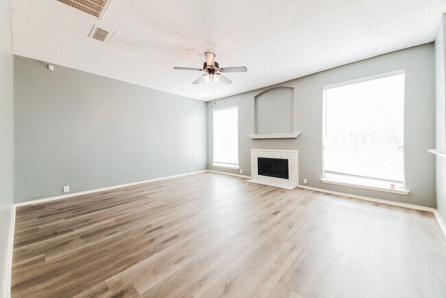 Building Photo - 774 Poplar Ct
