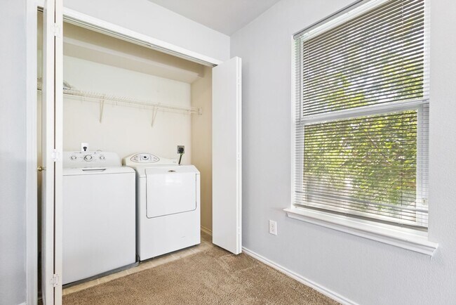 Building Photo - 10526 Marigold Bay