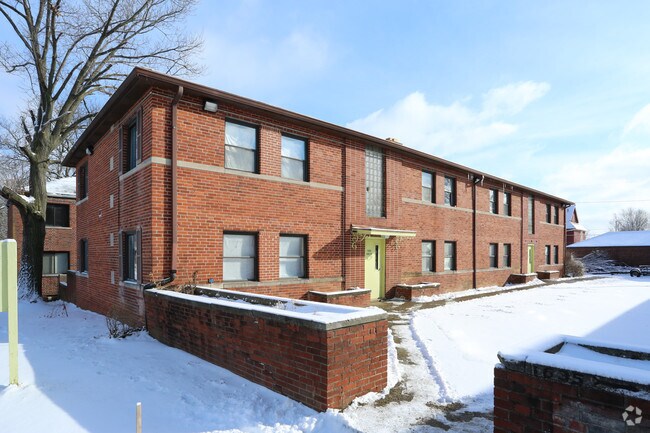 Building Photo - 1645 E Mound St