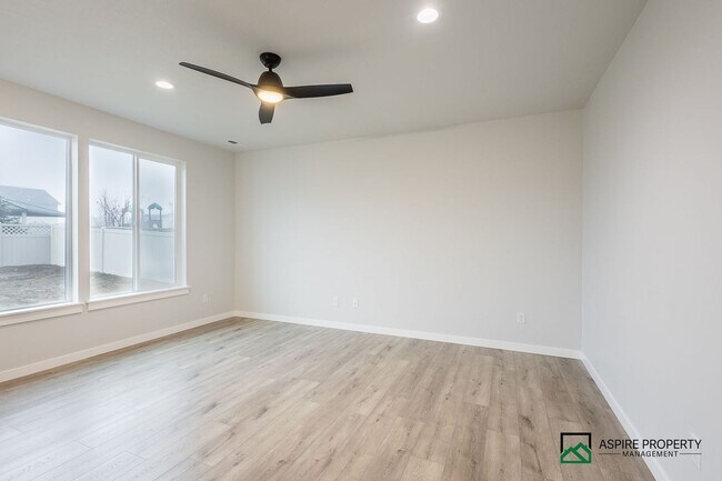 Building Photo - BRAND NEW 4 Bed 2.5 Bath Home