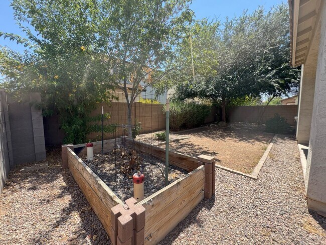 Building Photo - COMING SOON! LYONS GATE 5 BDRM + LOFT W CO...